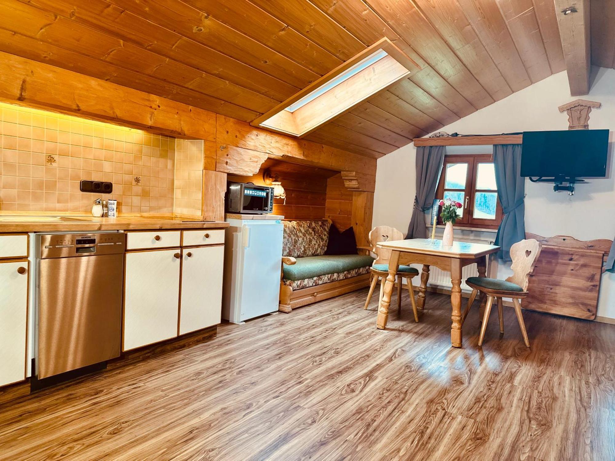 Ferienwohnung Beim Raffner Руполдинг Стая снимка
